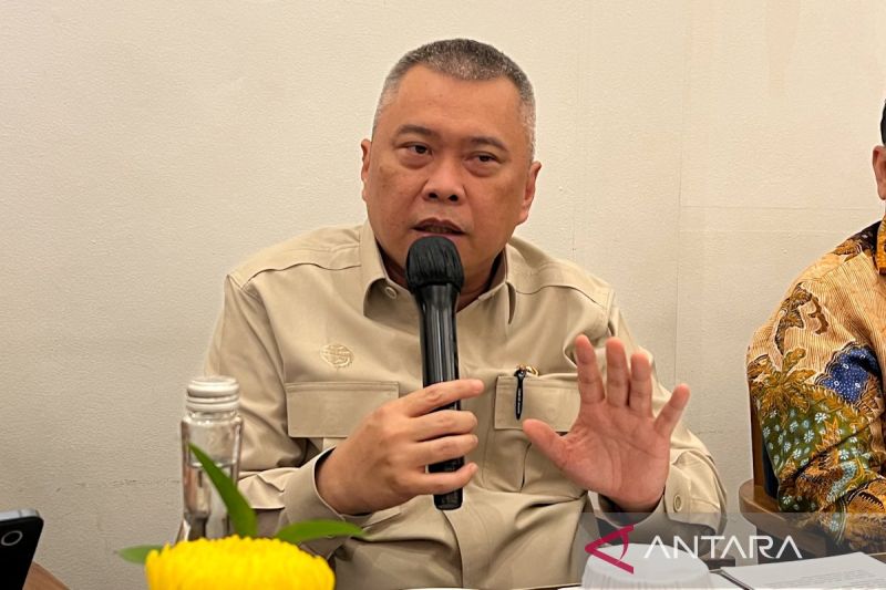 komisi ojol - ilustrasi berita Permintaan sumber lengkap untuk menulis ulang berita komisi ojol