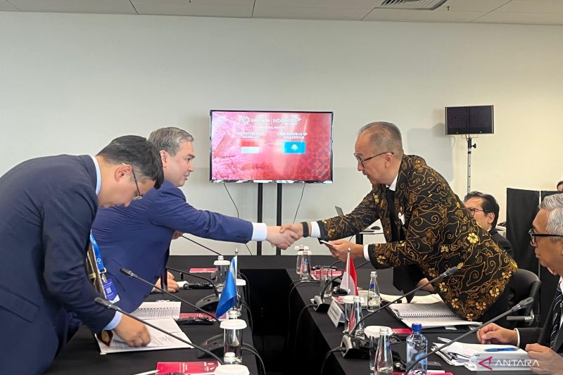 mou strategis - ilustrasi berita Kemenperin Hasilkan 13 MoU Strategis di INNOPROM untuk Pacu Industri RI